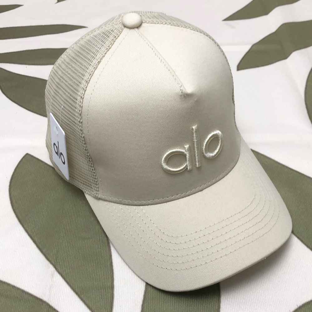 NWT ALO Yoga Bone District Trucker Hat